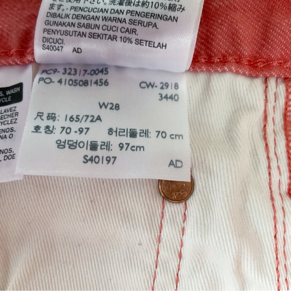 Levi’s 501 Mid-Rise Denim Shorts in Coral Size 28 NWOT - Picture 8 of 8
